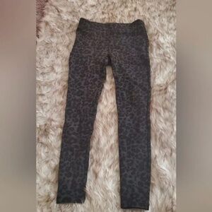 LOFT Animal Print Jegging Size L Jeggings Black Gray Leopard Knit Slim Stretch